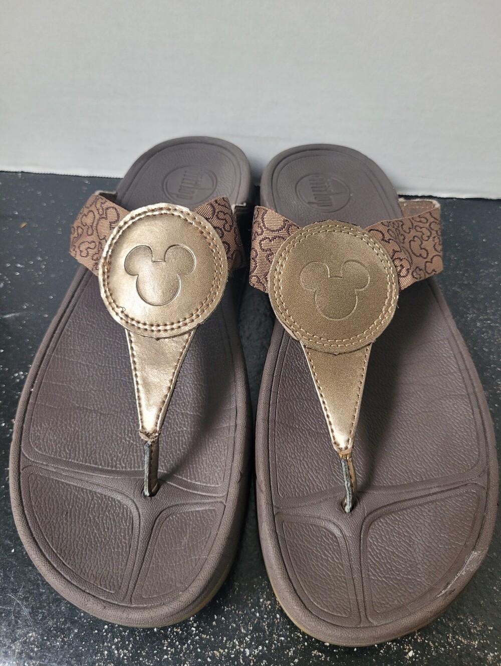 FitFlop Disney Mickey Mouse Toe-Post Sandals Chocolate Brown & Metallic Gold